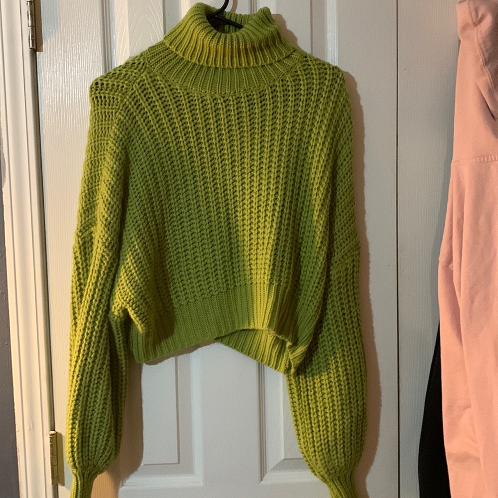 Cropped Turtleneck Knitted Sweater